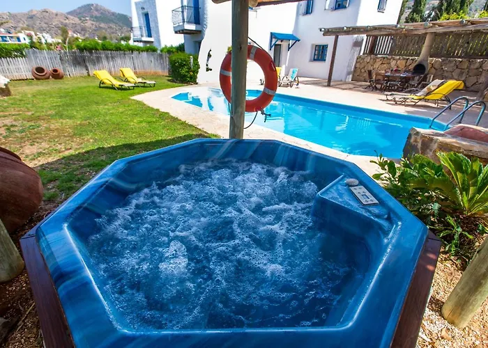 Villa Clarissa & Carmel View *