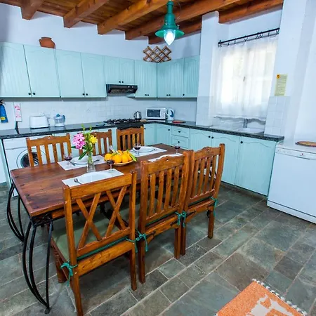 Clarissa & Carmel View ヴィラ パ フォス